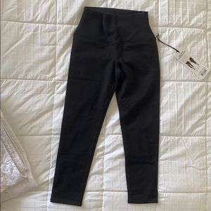 Black Alo XS crop leggings